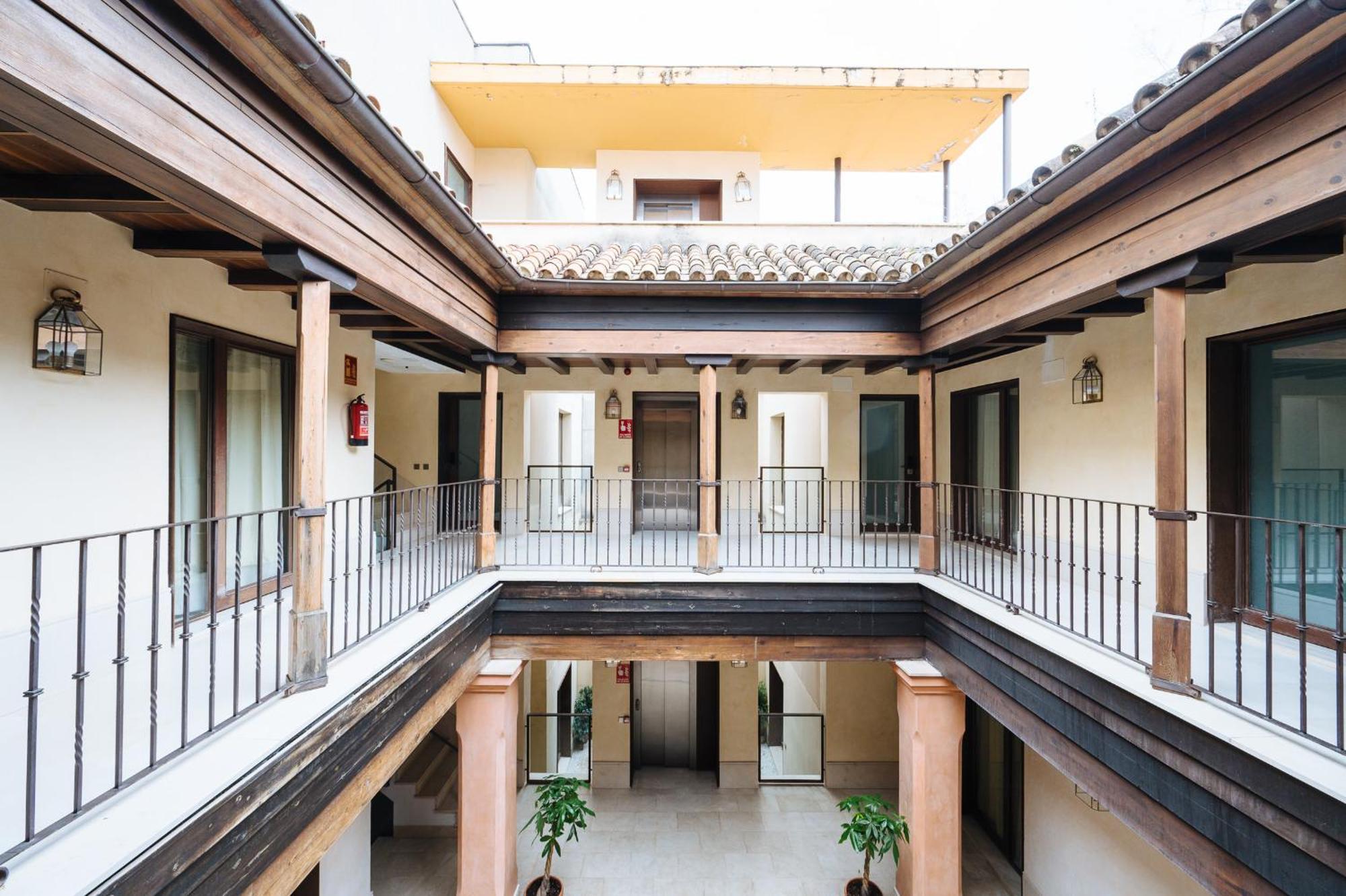 Apartamentos La Vistosona Севилья Экстерьер фото