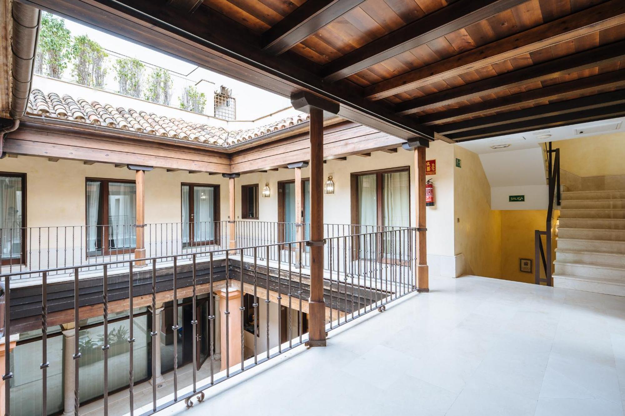 Apartamentos La Vistosona Севилья Экстерьер фото