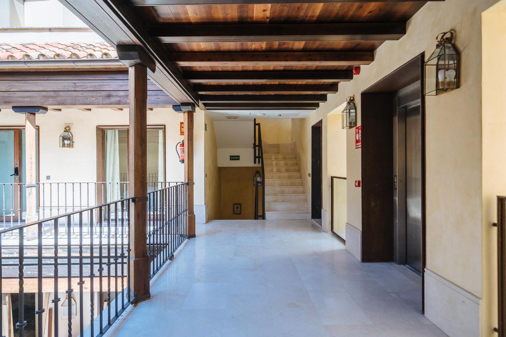 Apartamentos La Vistosona Севилья Экстерьер фото