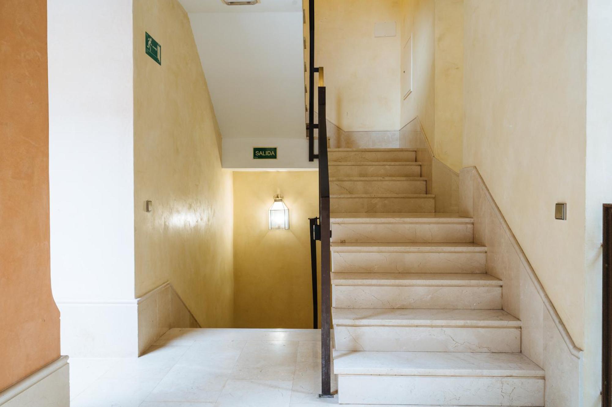 Apartamentos La Vistosona Севилья Экстерьер фото