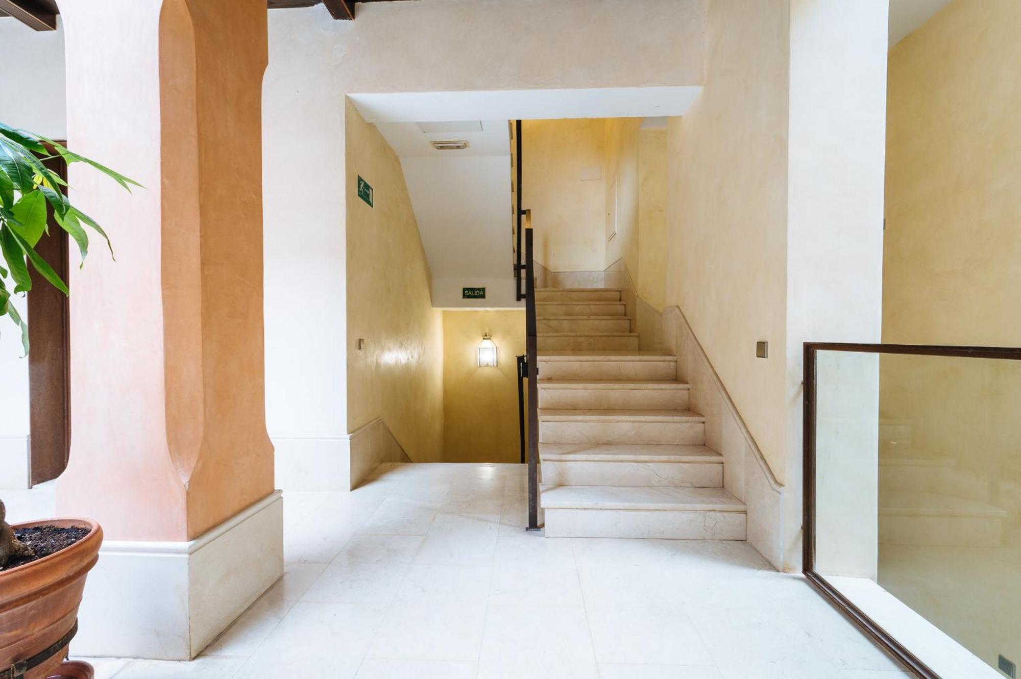 Apartamentos La Vistosona Севилья Экстерьер фото