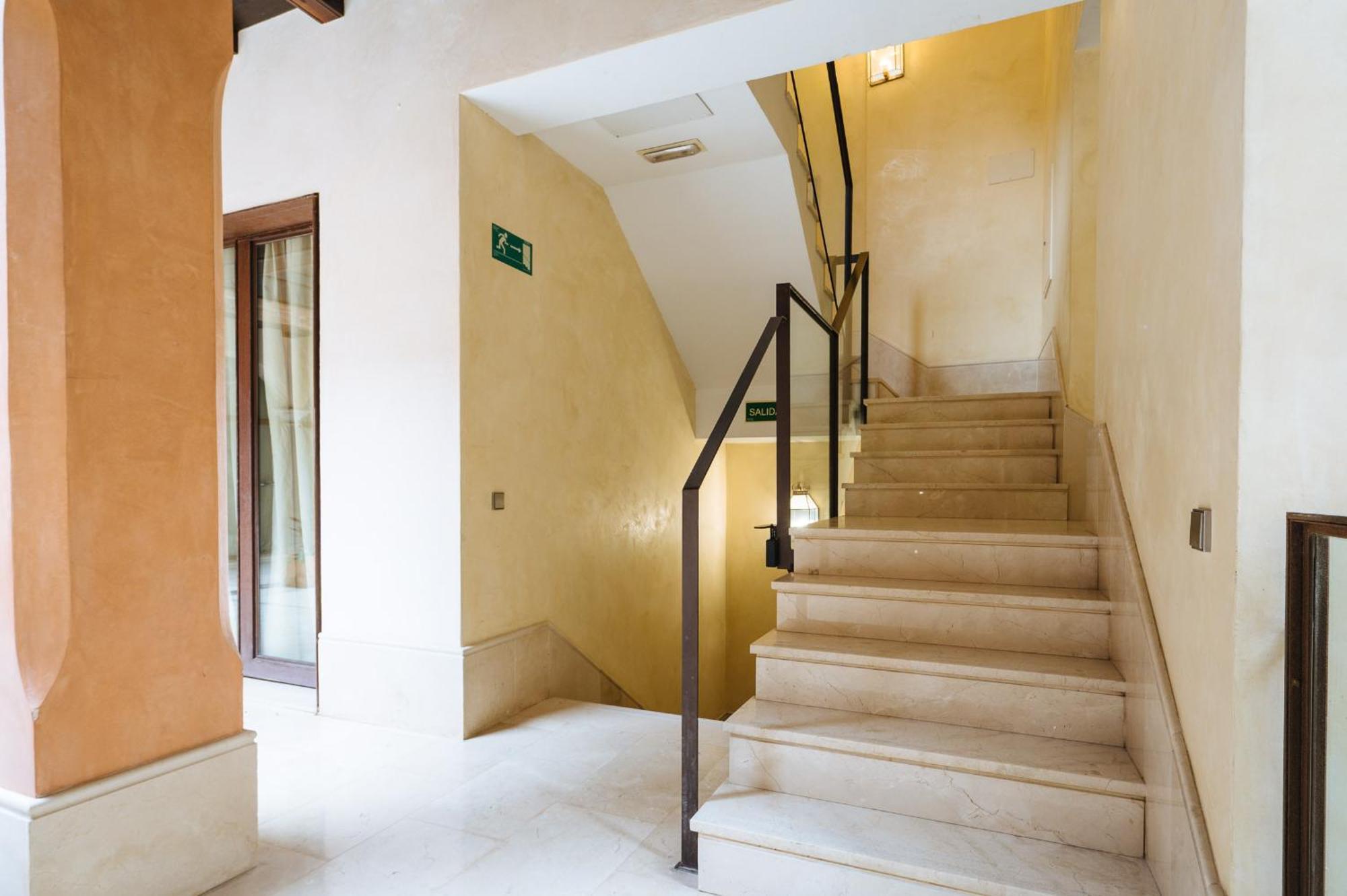 Apartamentos La Vistosona Севилья Экстерьер фото